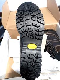 Anfibi con Suola Vibram Numero 42