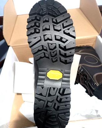 Anfibi con Suola Vibram Numero 42