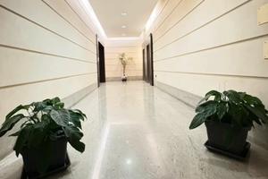 Grande stanza uso studio per due persone