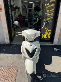 Suzuki SIXteen 150 fine 2010 - PERMUTE
