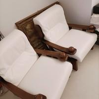 Poltrone N2  in legno con seduta nuova €150 CAD