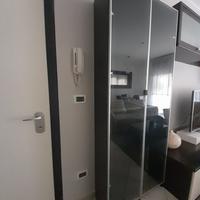 Libreria con ante vetro