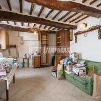 Casa indipendente di ampia metratura su tre livell