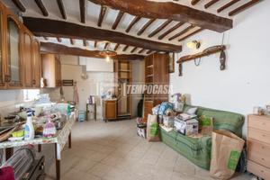 Casa indipendente di ampia metratura su tre livell