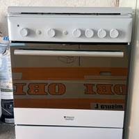 CUCINA A GAS 4 FUOCHI+FORNO A GAS HOTPOINT ARISTON