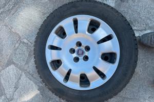 Gomme e cerchioni da carico con attacco Fiat