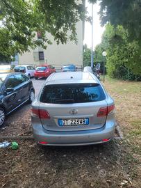 Toyota avensis 2009 turbo diesel 2000