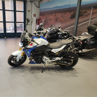 Bmw f 900r sport anno 2023