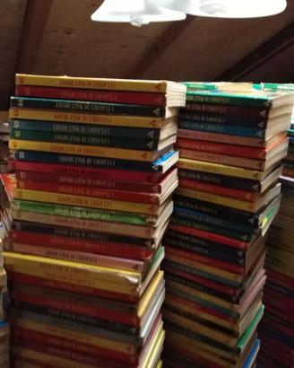 I CLASSICI DISNEY- FUMETTO-LOTTO 289 PEZZI