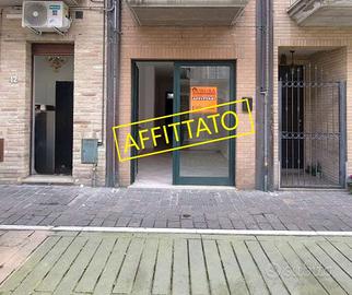 LOCALE CENTRALISSIMO a DUE PASSI DALLA PIAZZA