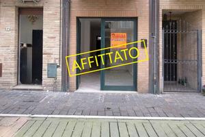 LOCALE CENTRALISSIMO a DUE PASSI DALLA PIAZZA