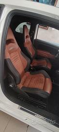 Fiat 500 Abarth sedili sabelt 