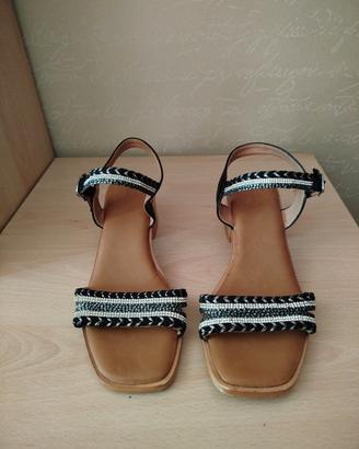 Sandalo donna casual chic tacco medio
