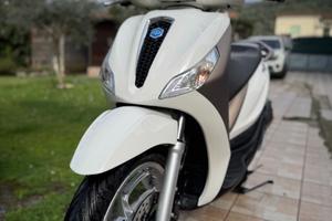 Piaggio Medley 125 - 2023