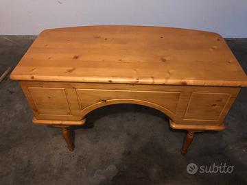 Divano Stile provenzale +Scrivani con Sedia abbina