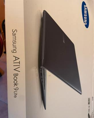 Samsung ATIV Book 9 Touch Screen