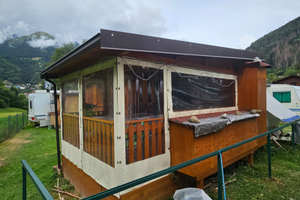 Casetta di legno preingresso e veranda