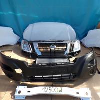 Nissan NV400 anteriore completo NUOVO 2024. BIANCO