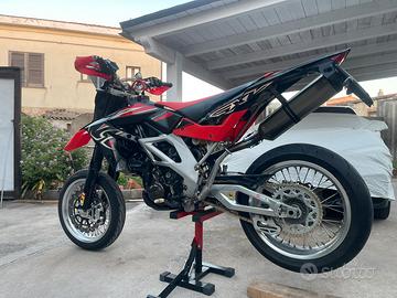 Aprilia sxv 550
