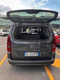 Toyota proace city full optional