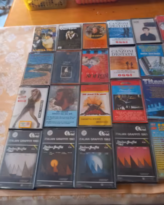 MUSICASSETTE 