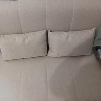 Divanetto  letto come nuovo. 