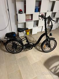 Bicicletta elettrica pieghevole