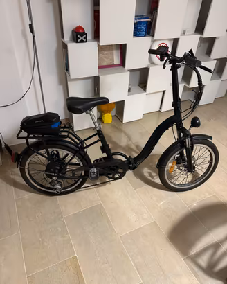 Bicicletta elettrica pieghevole