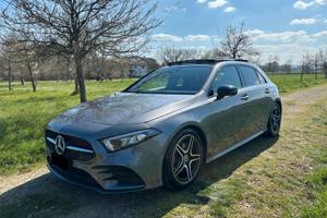 Mercedes Benz A200 premium Night Pack