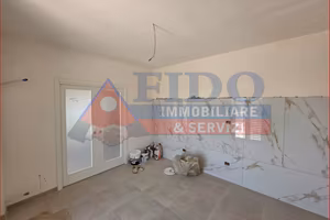 Appartamento di 130 mq di 5 vani con terrazzo