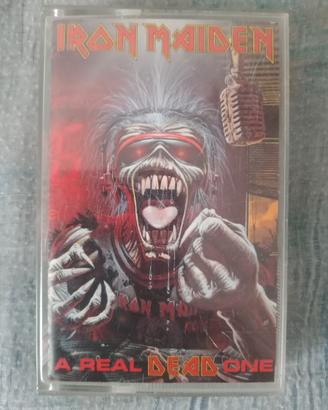 cassetta iron Maiden " a real dead One"