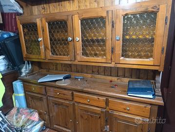 av me credenza