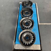 4 cerchi ferro 15” 4 fori per gomme auto