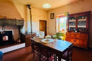 Villa di 280 m² con più di 5 locali e box auto dop