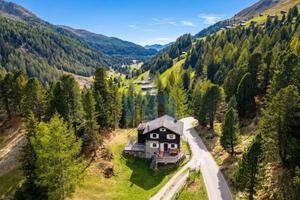 Rustico / Casale di 170 m² con più di 5 locali a V