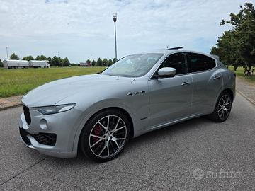 maserati levante sq4 MOTORE FERRARI 