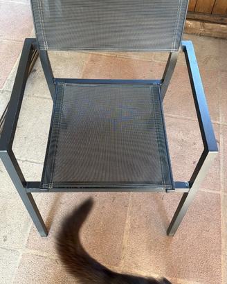 Tavolo da giardino con quattro sedie