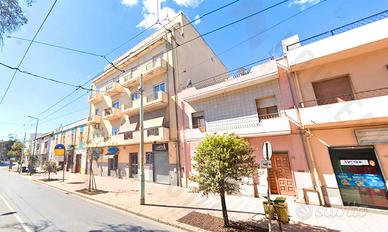 Via Marconi: locale commerciale