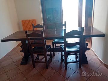 Tavolo in castagno massello+sedie in cuoio -