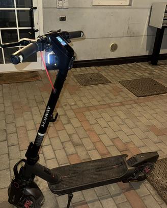 Monopattino elettrico ninebot max G3