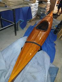 Canoa kayak in legno