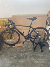 Bici  strada corsa carbonio leggera