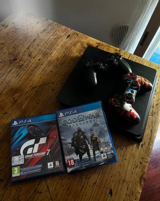 PlayStation 4 Slim 500GB + 2 Controller + 2 Giochi