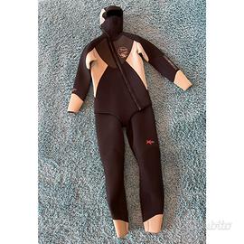 Muta subacquea Decathlon 5mm - (2 pezzi / 2 in 1)