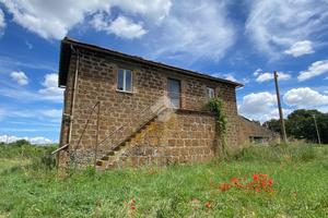 RUSTICO A MONTEFIASCONE