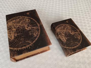 Coppia di scatole vintage a libro