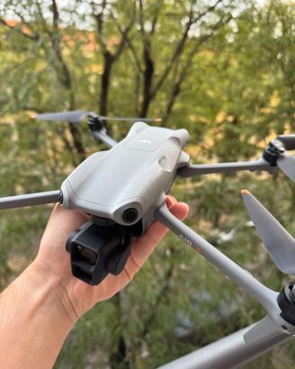 Drone DJI AIR 3  FLY MORE COMBO - RC2 con schermo