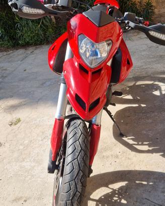 Ducati Hypermotard 796