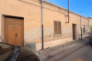 Casa indipendente con cubatura residua