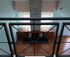 Villa bifamiliare con accesso indipendente
